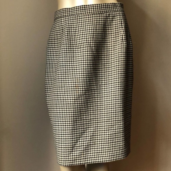 Tahari Dresses & Skirts - Tahari Houndstooth Dogtooth Black and White Checkered Pencil Skirt - 14